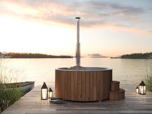 Koupac&iacute; sud DeLux 200 s vnitřn&iacute;m kotlem 25 kW B&iacute;l&aacute;